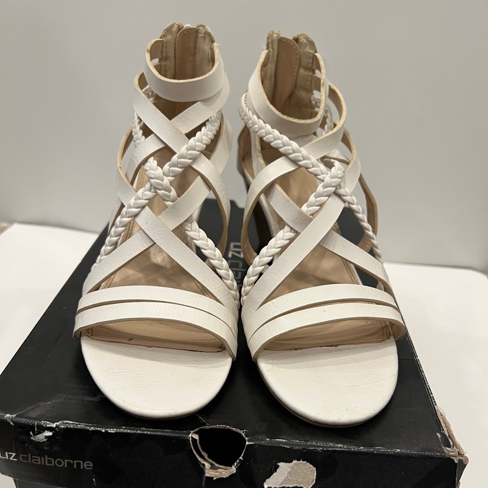 White strappy low wedges size 7.5